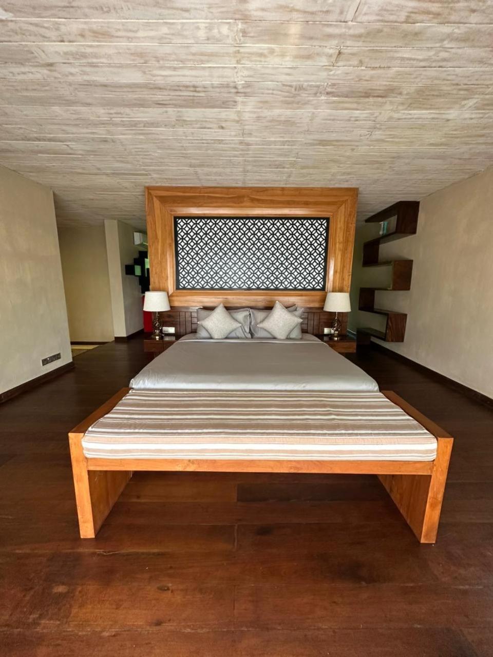 Nikara Luxury Beach House Тиссамахарама Экстерьер фото