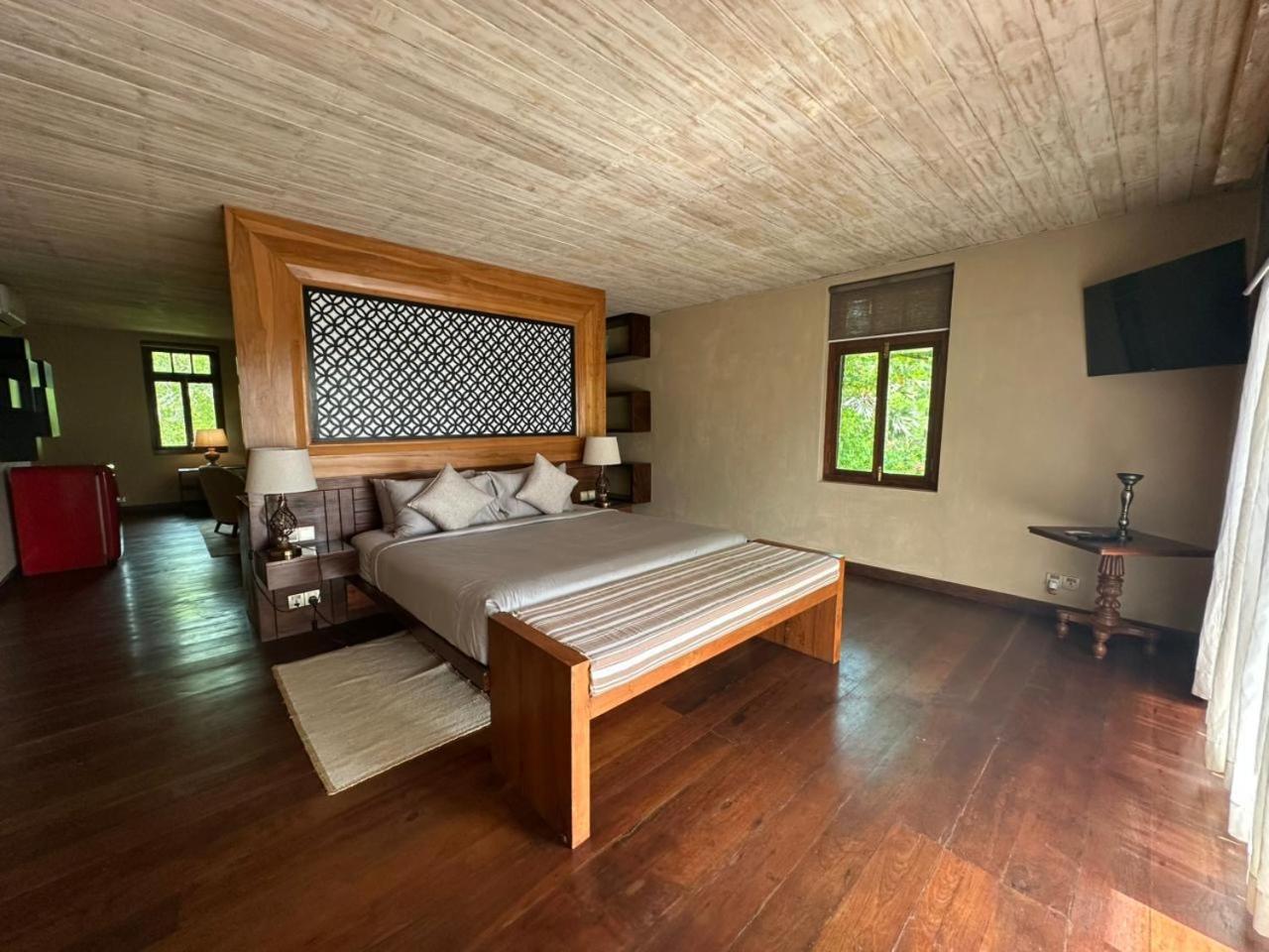 Nikara Luxury Beach House Тиссамахарама Экстерьер фото