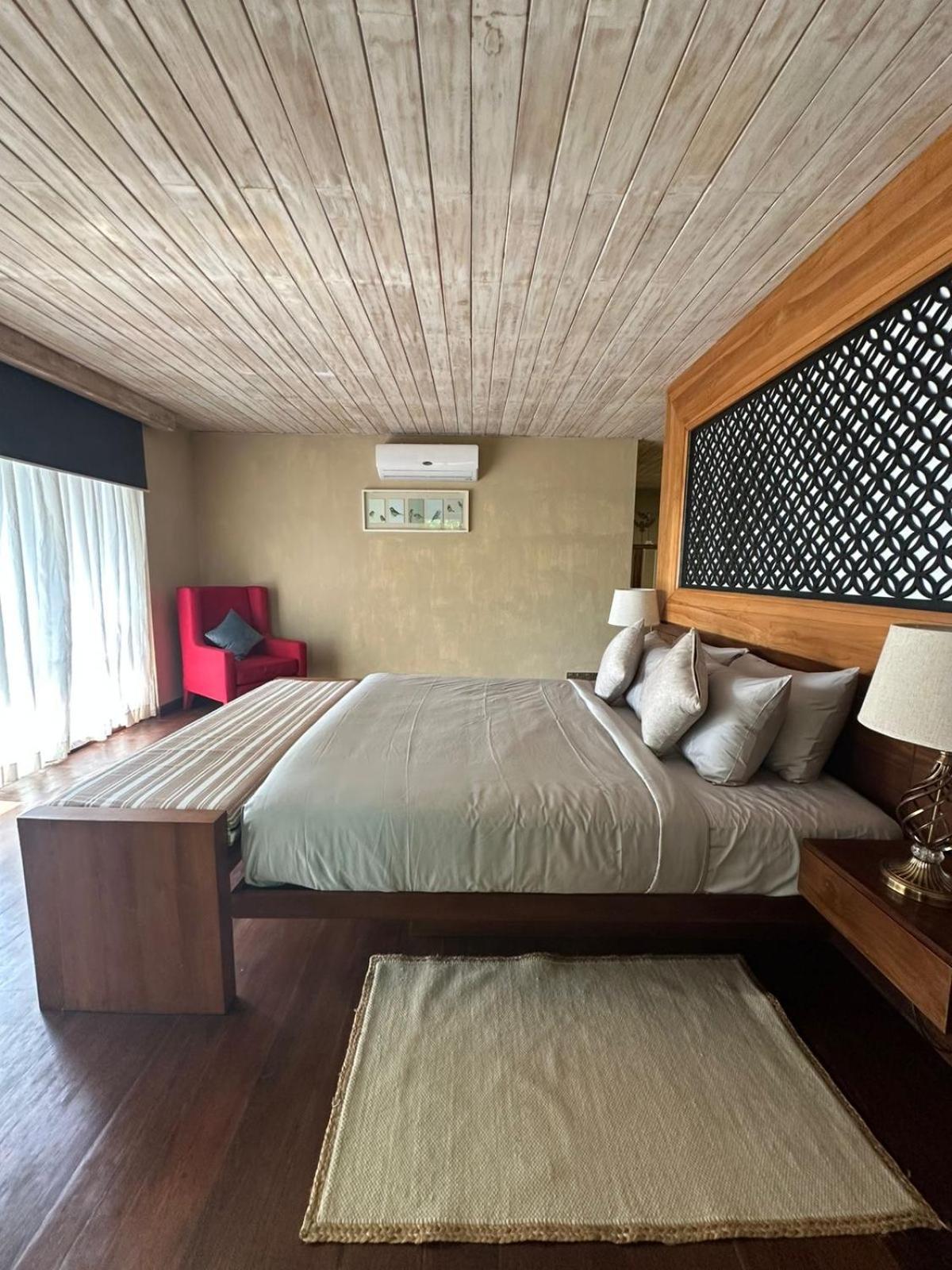 Nikara Luxury Beach House Тиссамахарама Экстерьер фото
